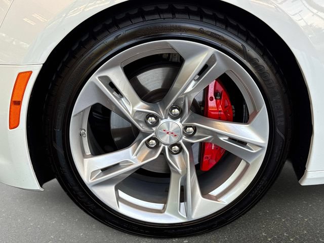 Used 2021 Chevrolet Camaro SS RWD image 8