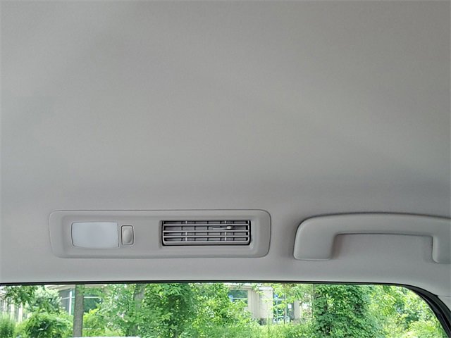 New 2025 Nissan Pathfinder S image 25