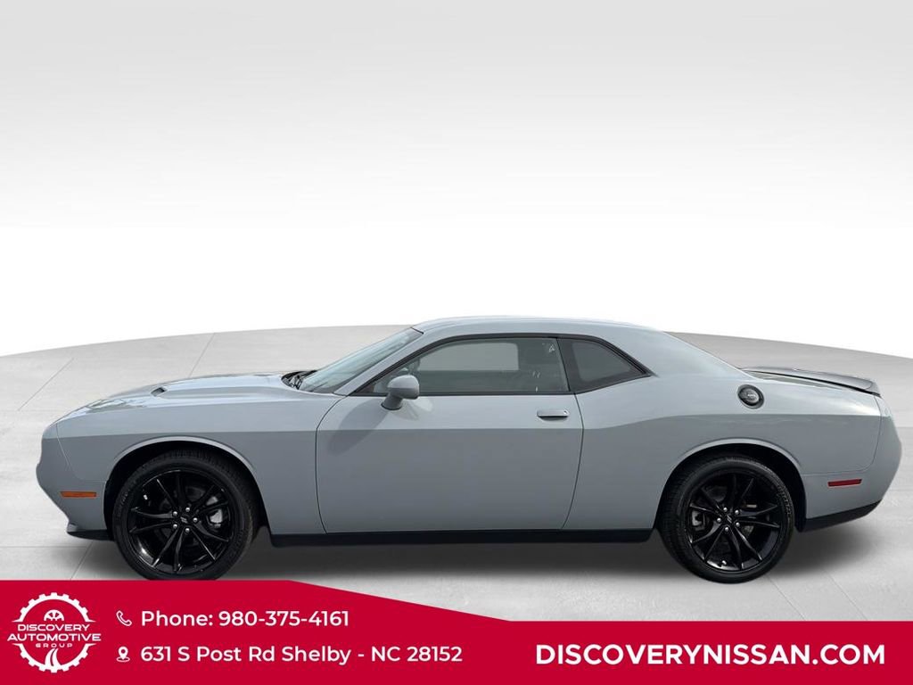 Used 2022 Dodge Challenger SXT w/ Blacktop Package image 9