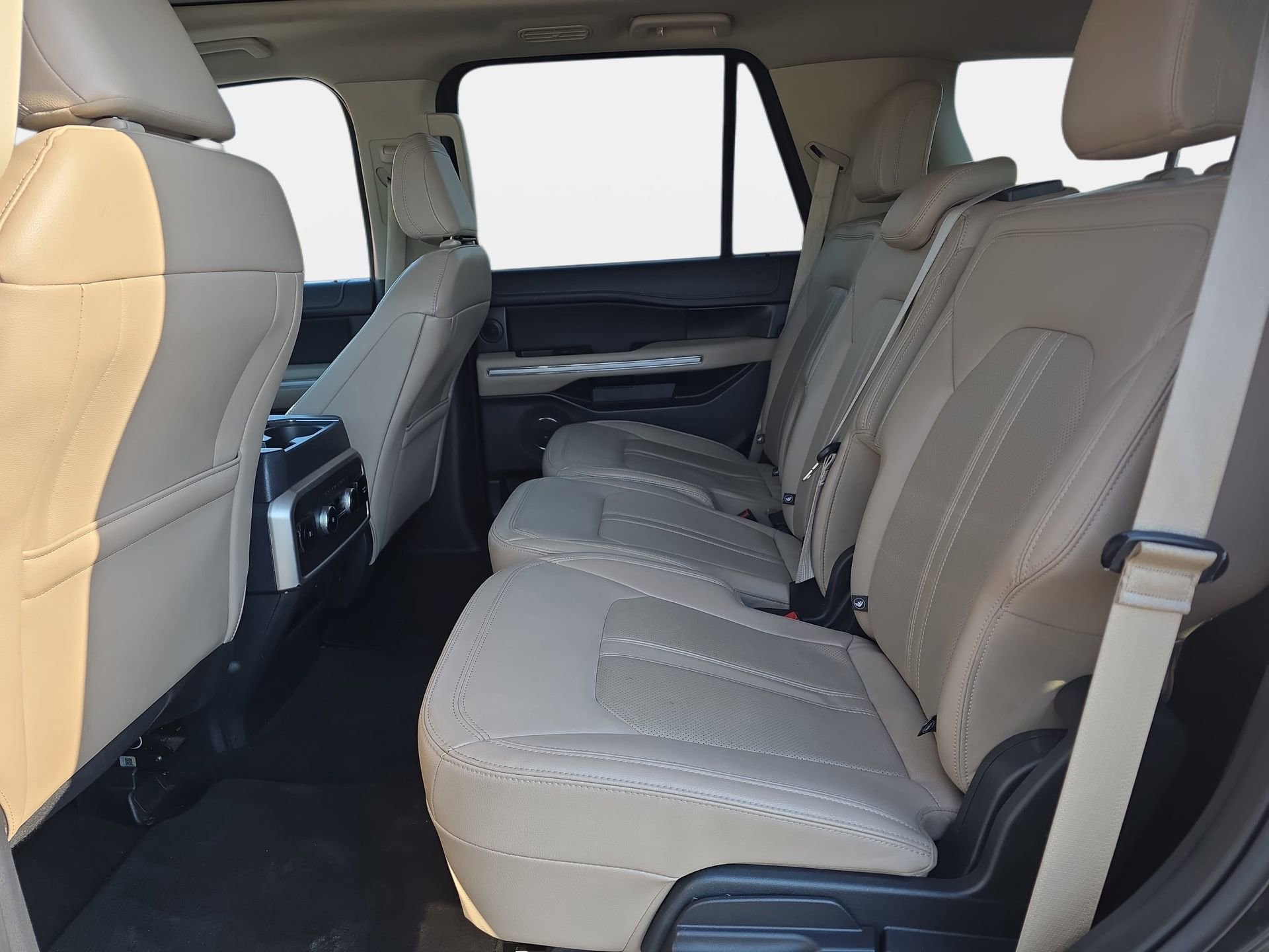 Used 2024 Ford Expedition Limited AWD/4WD image 14
