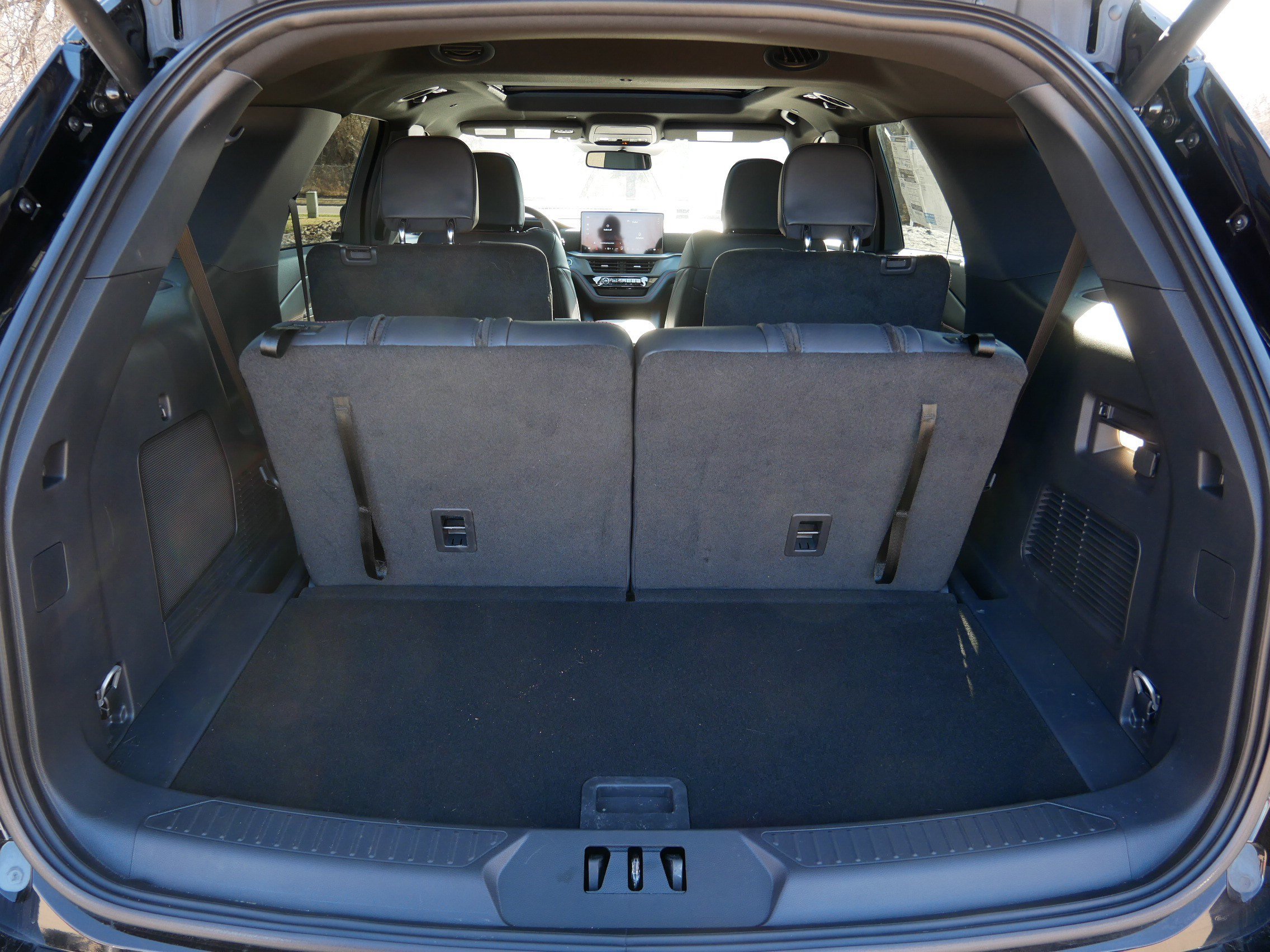 Used 2026 Ford Explorer ST-Line w/ ST-Line Street Pack AWD/4WD image 18