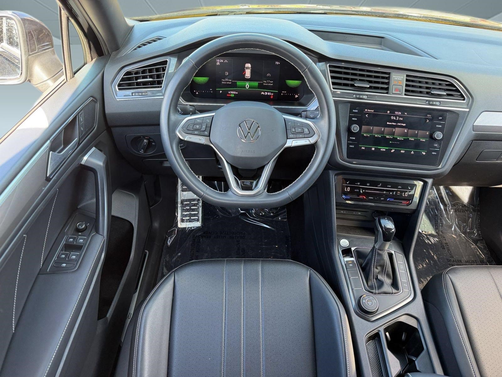 Used 2023 Volkswagen Tiguan SE R-Line AWD/4WD image 28