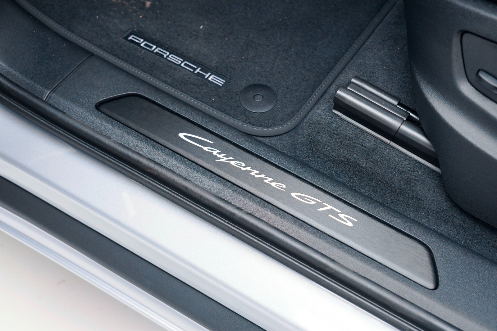 New 2026 Porsche Cayenne GTS image 13