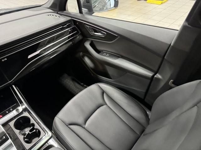 Used 2026 Audi Q7 3.0T Premium Plus w/ Premium Plus Package AWD/4WD image 16