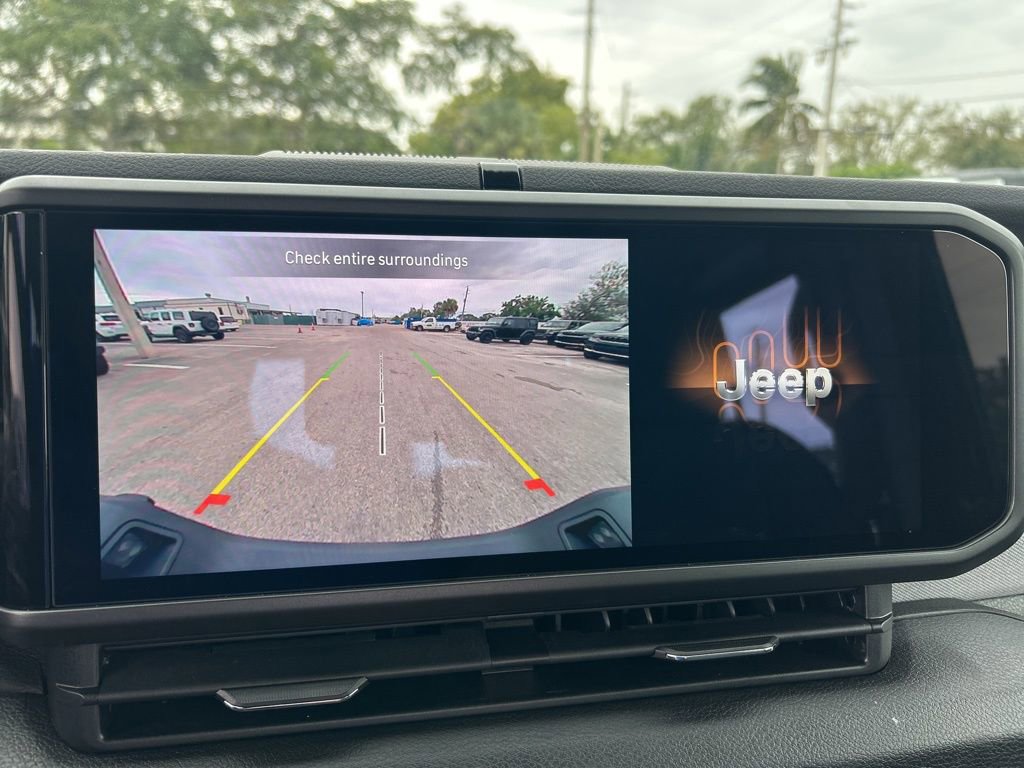 Certified 2024 Jeep Gladiator Sport image 14