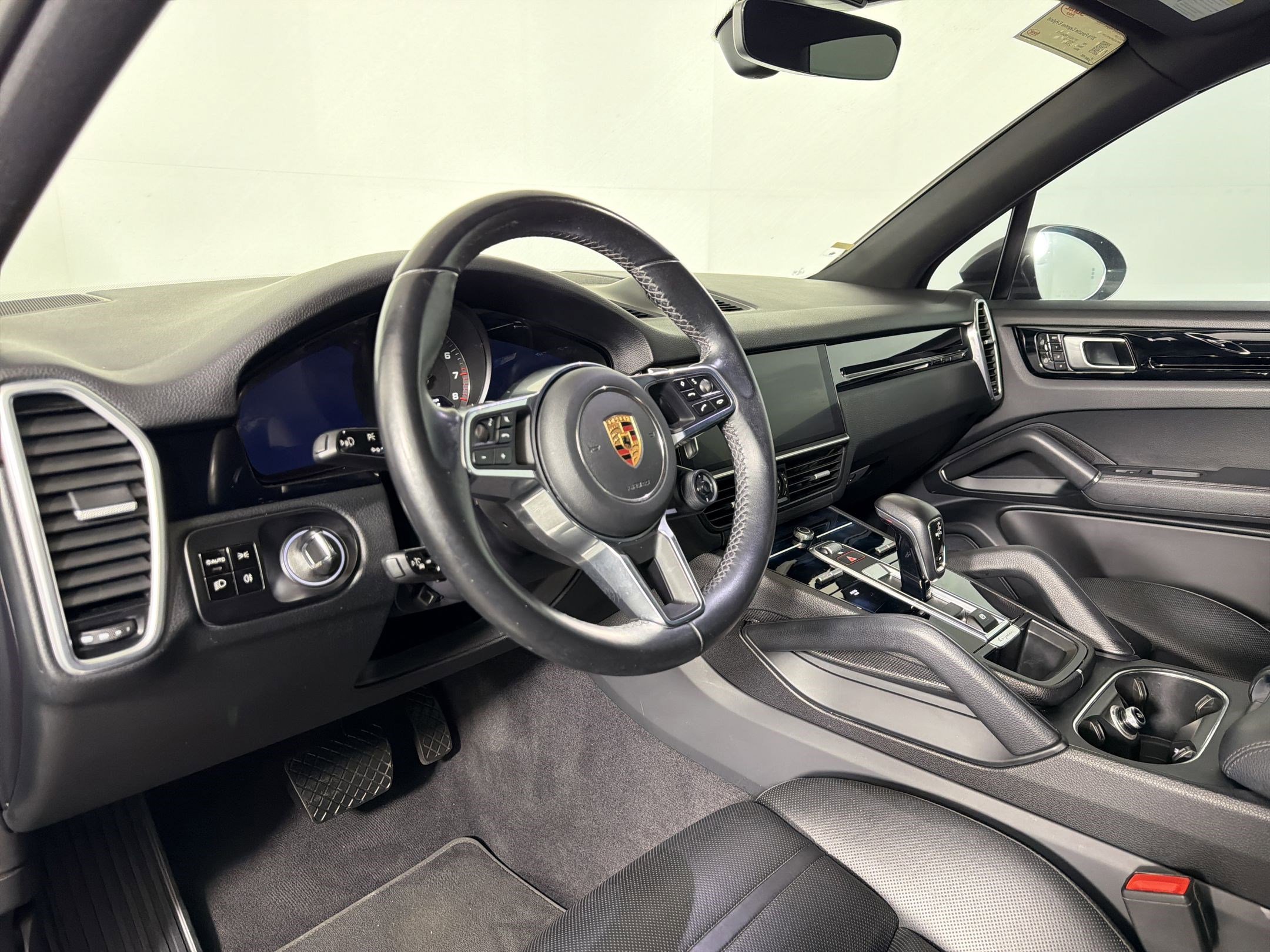 Used 2019 Porsche Cayenne E-Hybrid image 4