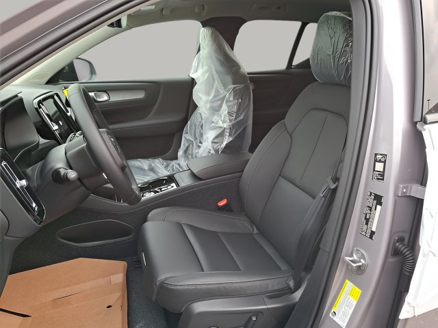 New 2026 Volvo XC40 B5 Plus w/ Protection Package Premier AWD/4WD image 5
