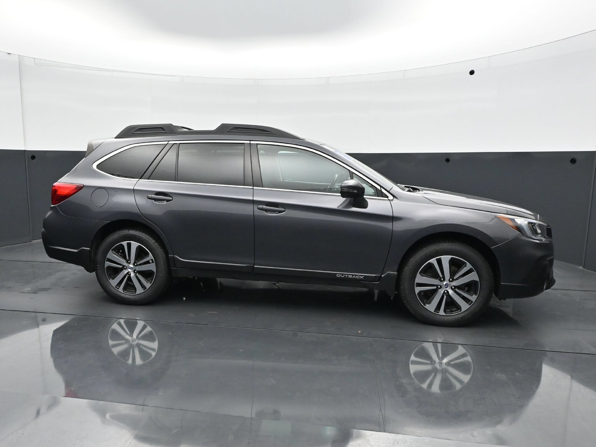 Used 2018 Subaru Outback 2.5i Limited w/ Popular Package #2 AWD/4WD image 7