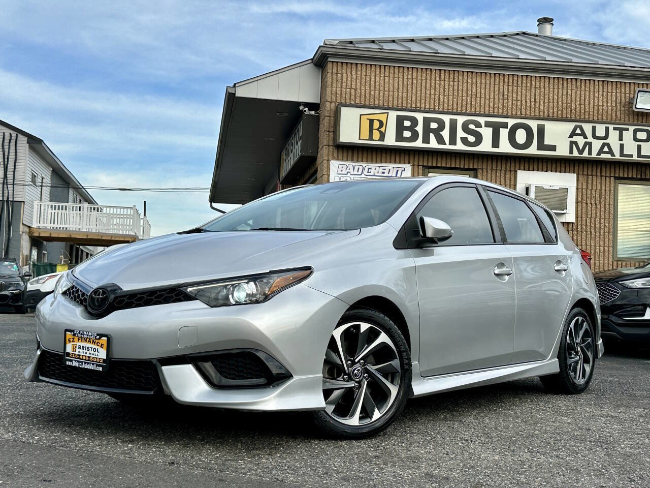 Used 2018 Toyota Corolla iM FWD image 1