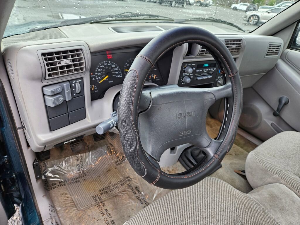 Used 1997 Isuzu Hombre S image 11