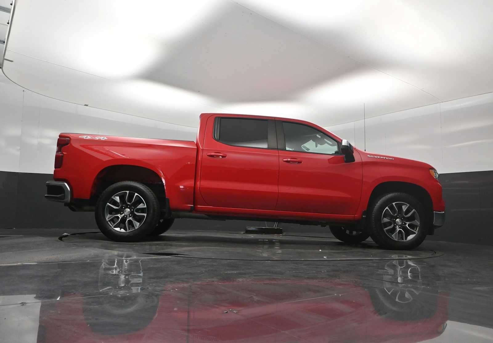 Used 2023 Chevrolet Silverado 1500 LT AWD/4WD image 25