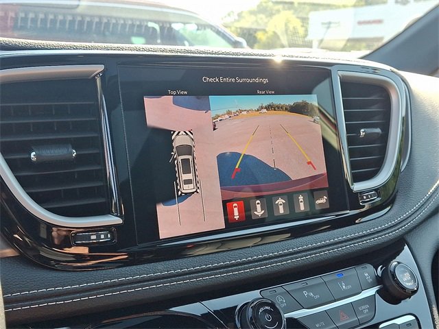 New 2026 Chrysler Pacifica Select image 14