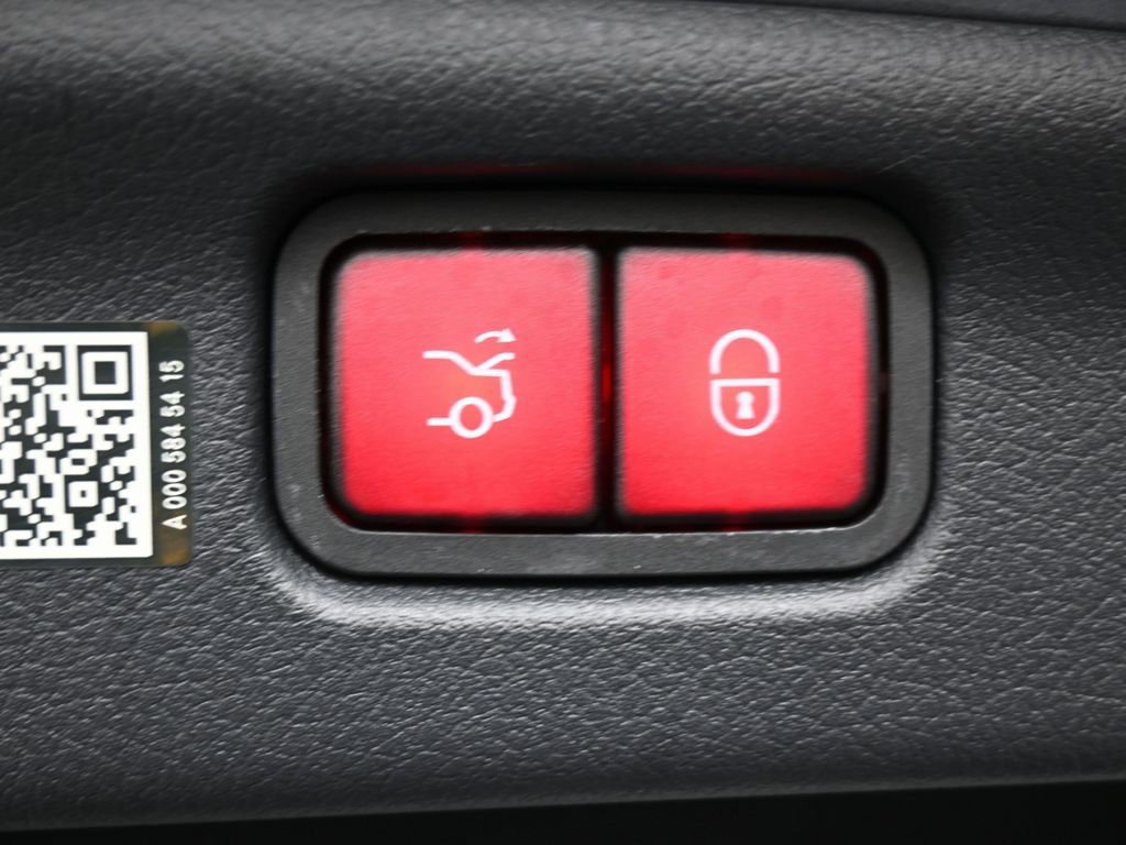 Used 2024 Mercedes-Benz C 300 4MATIC Sedan image 17