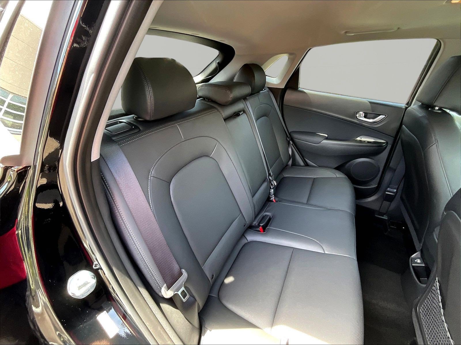 Used 2023 Hyundai Kona Limited AWD/4WD image 25