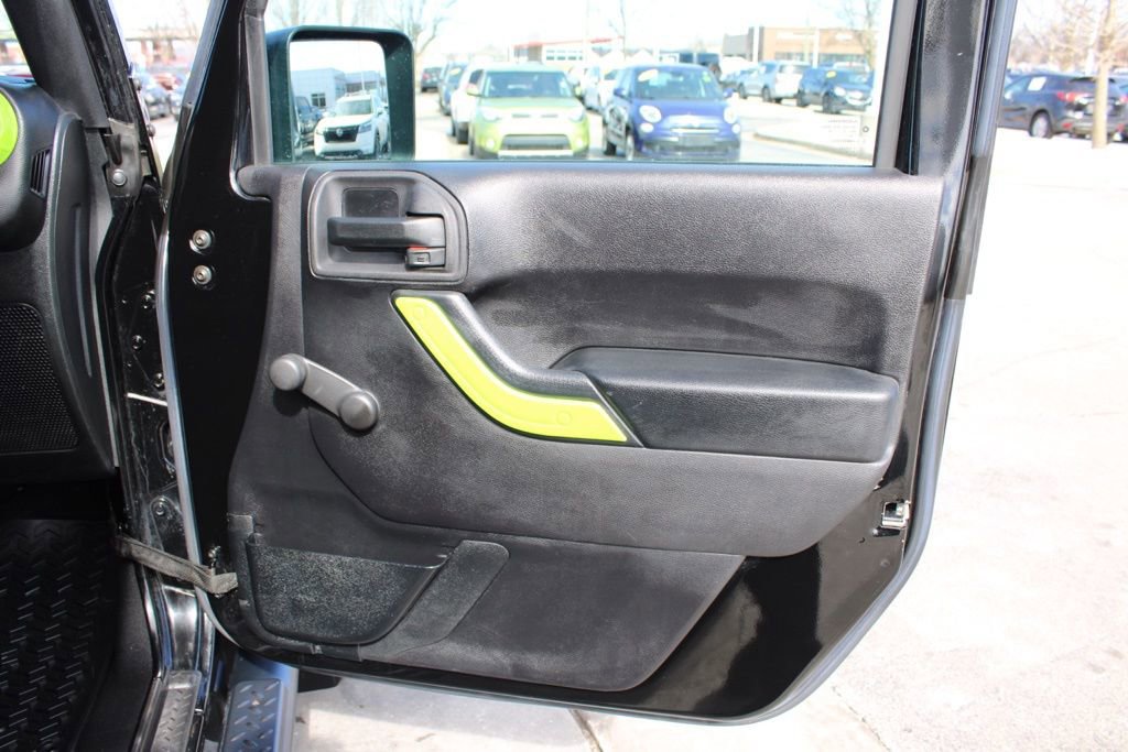 Used 2015 Jeep Wrangler Unlimited Sport w/ Mopar Black Appearance Group image 21