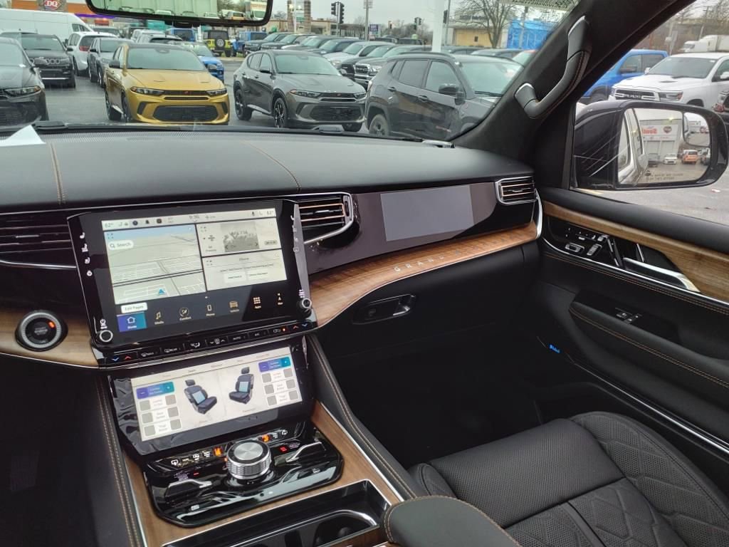 New 2024 Jeep Grand Wagoneer Series III image 14