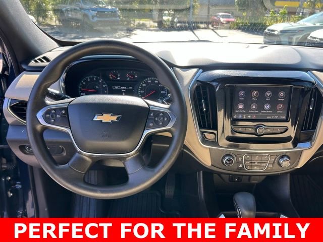 Used 2023 Chevrolet Traverse LS FWD image 18