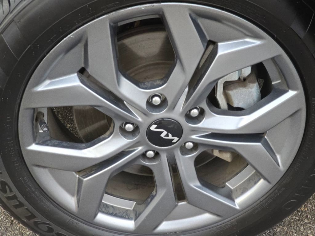 Used 2024 Kia Seltos LX image 13