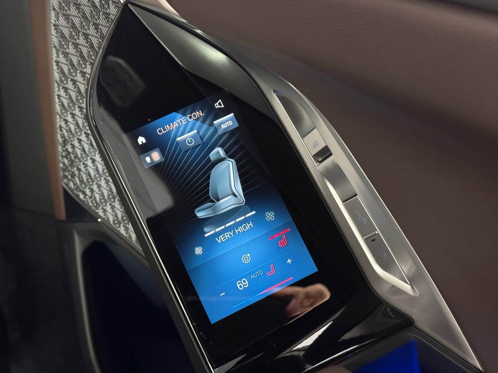 Used 2023 BMW i7 xDrive60 image 39