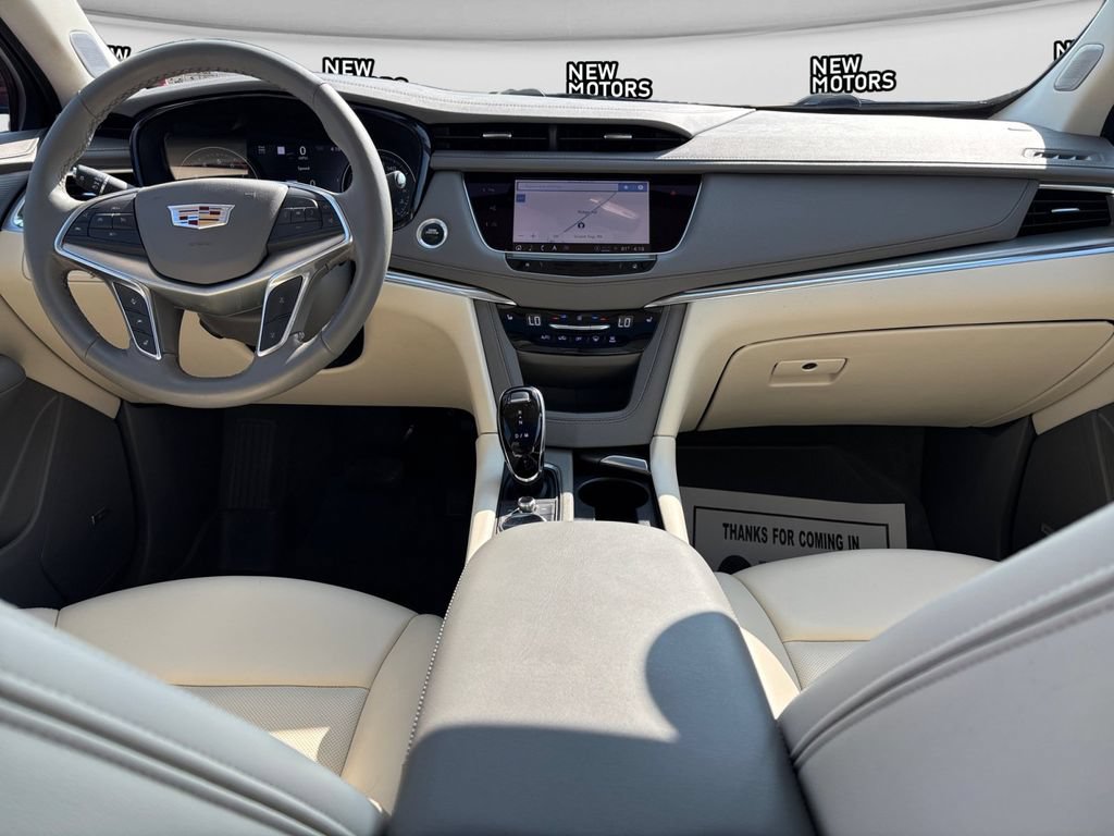 Used 2022 Cadillac XT5 Premium Luxury w/ Technology Package AWD/4WD image 11