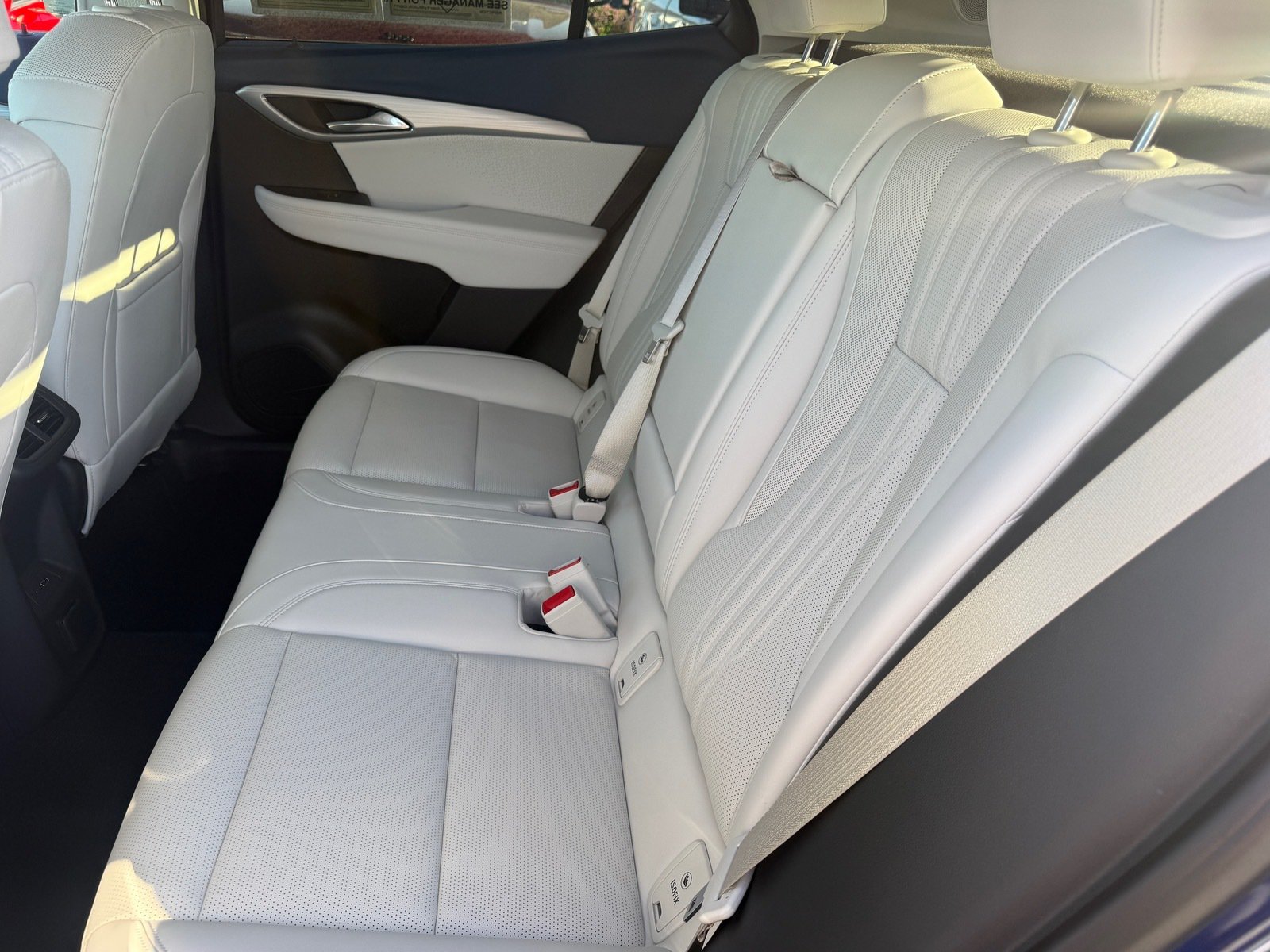 Used 2025 Buick Envision Avenir AWD/4WD image 25