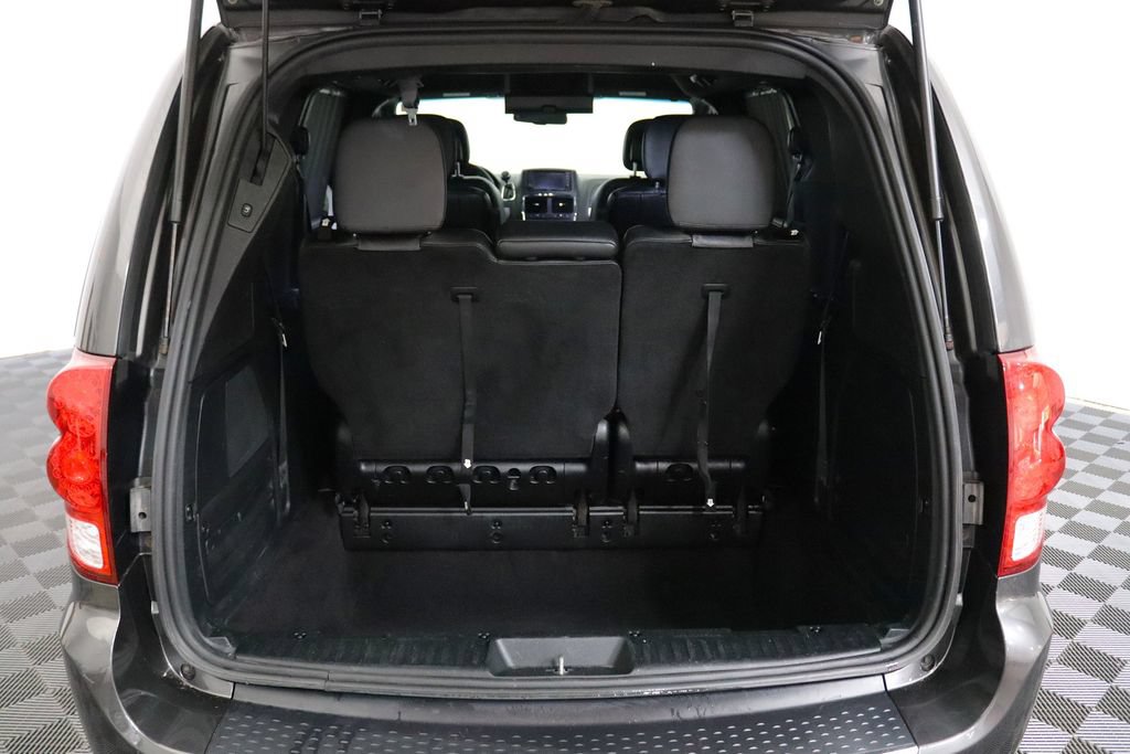 Used 2016 Dodge Grand Caravan R/T w/ Driver Convenience Group FWD image 26