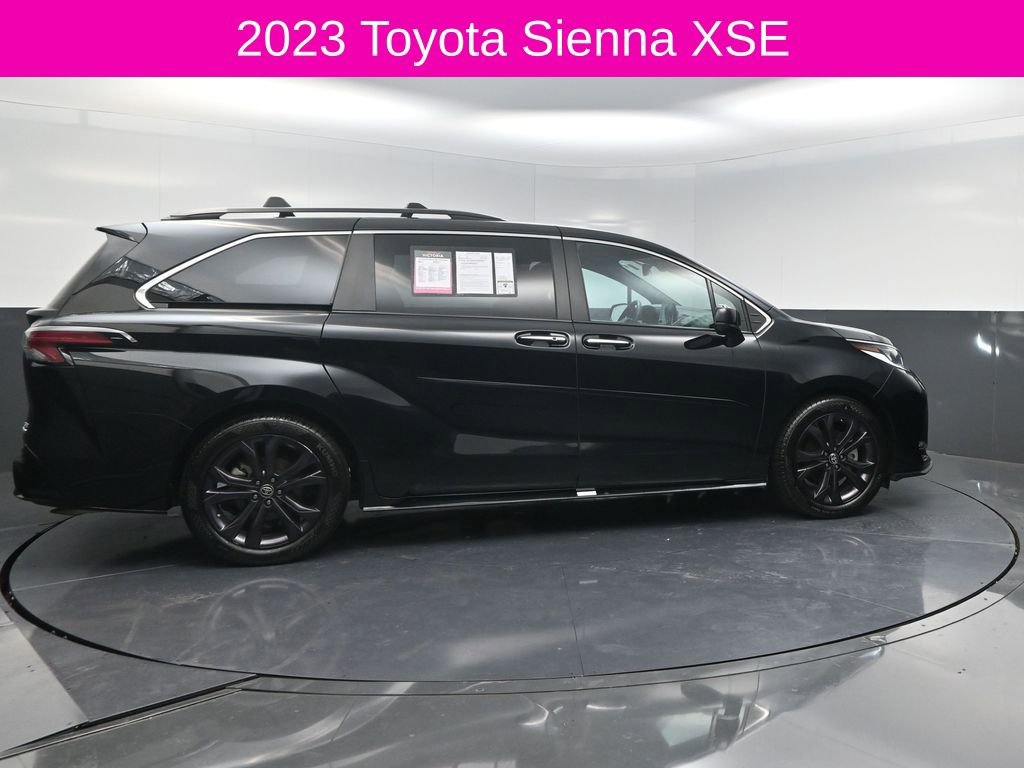 Used 2023 Toyota Sienna XSE image 4