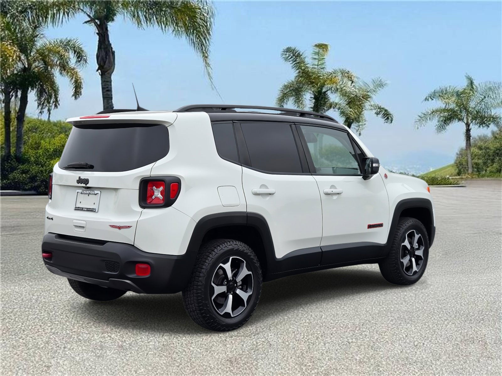 Certified 2019 Jeep Renegade Trailhawk image 4