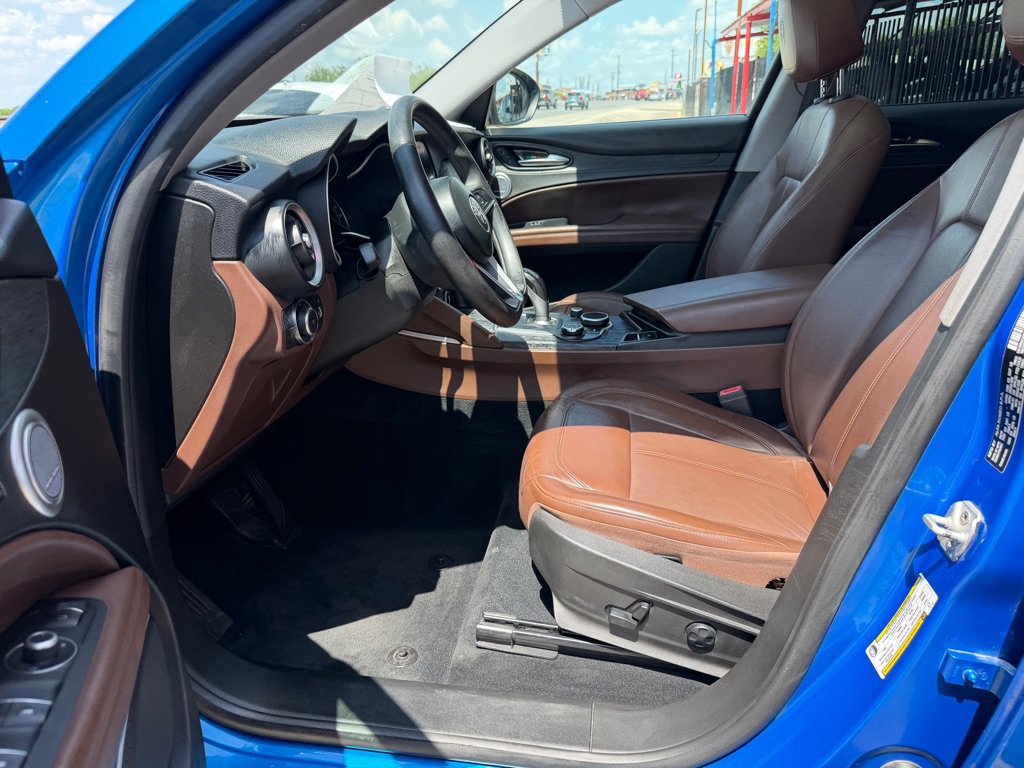 Used 2019 Alfa Romeo Stelvio AWD w/ Nero Edizione image 23