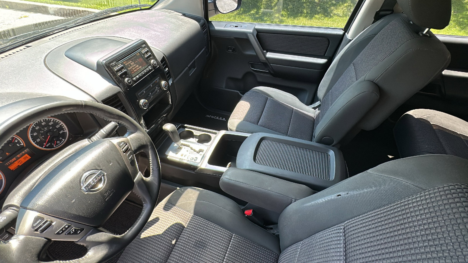 Used 2014 Nissan Titan SV image 23