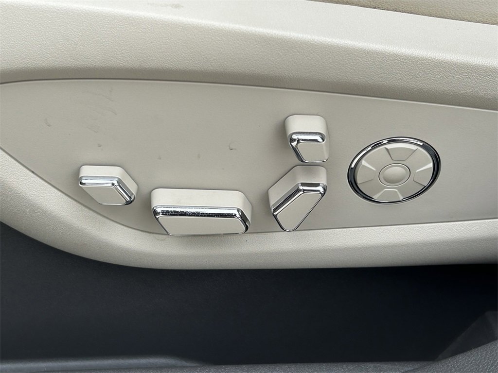 Used 2020 Lincoln Nautilus Reserve w/ Equipment Group 201A image 27