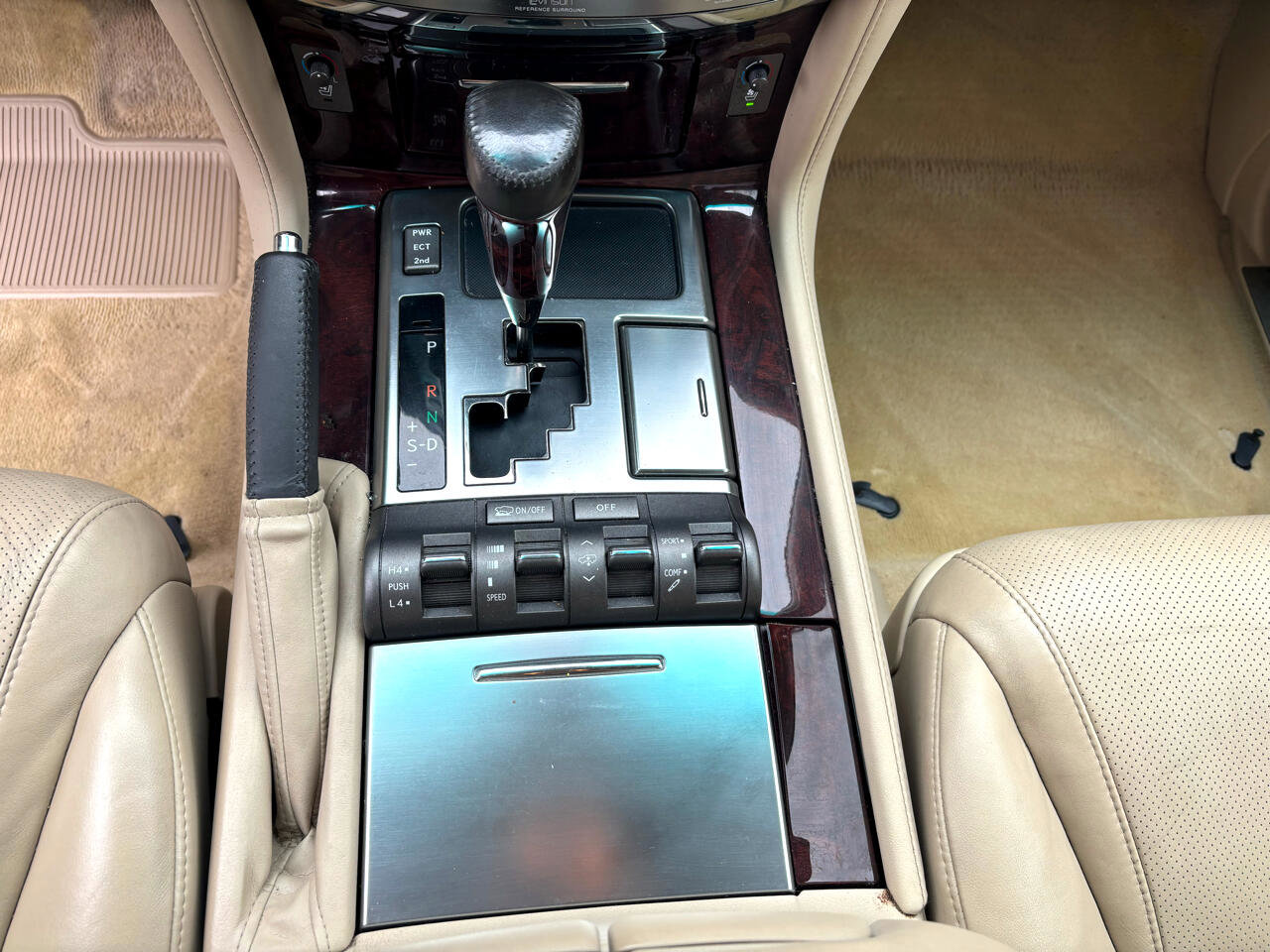 Used 2009 Lexus LX 570 4WD image 16