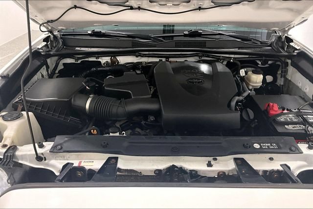 Used 2018 Toyota Tacoma TRD Sport AWD/4WD image 37