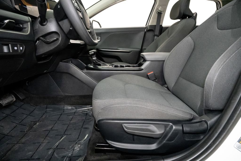 Certified 2025 Kia K4 FWD image 11