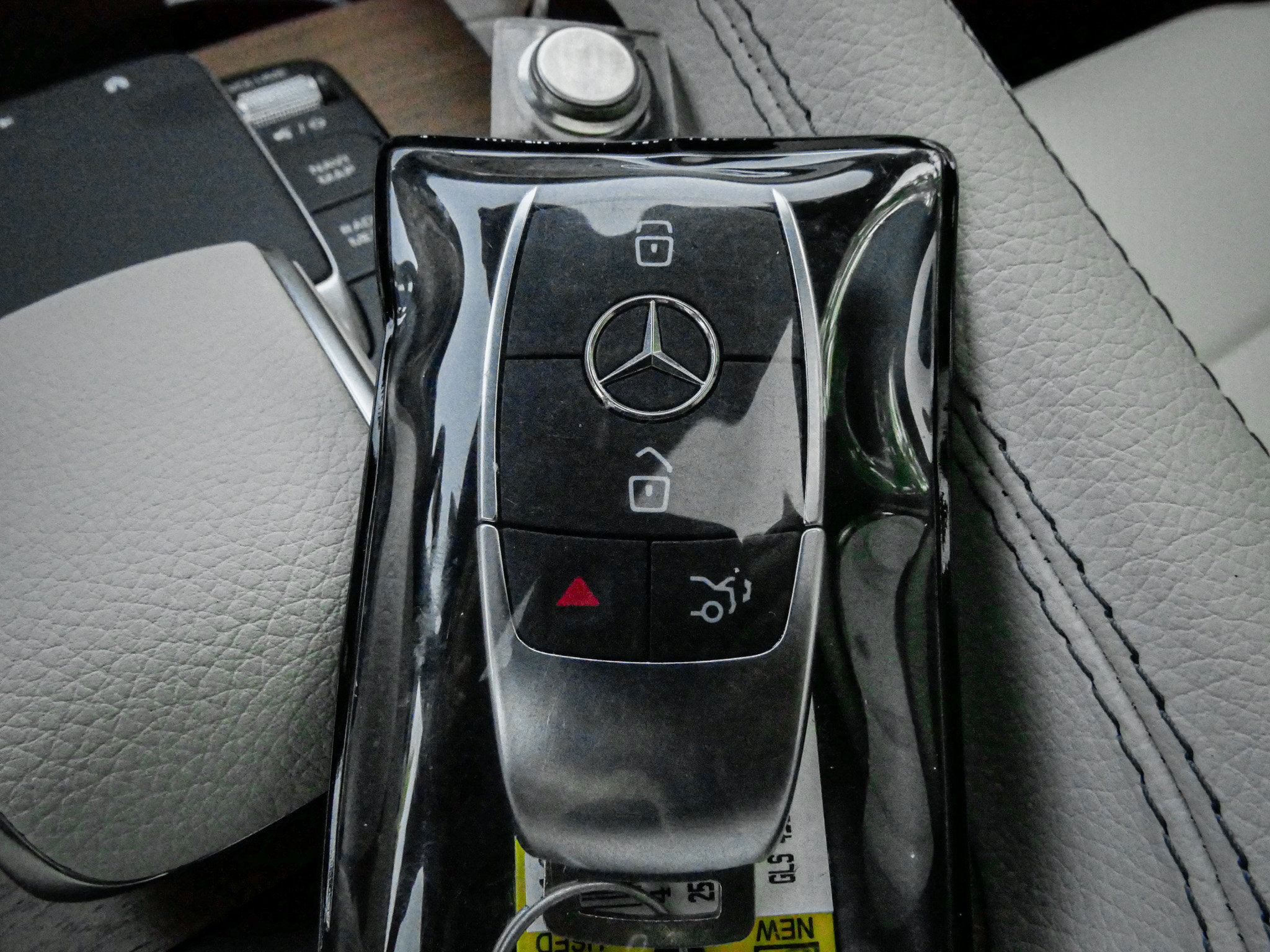 Used 2025 Mercedes-Benz GLS 450 4MATIC image 37