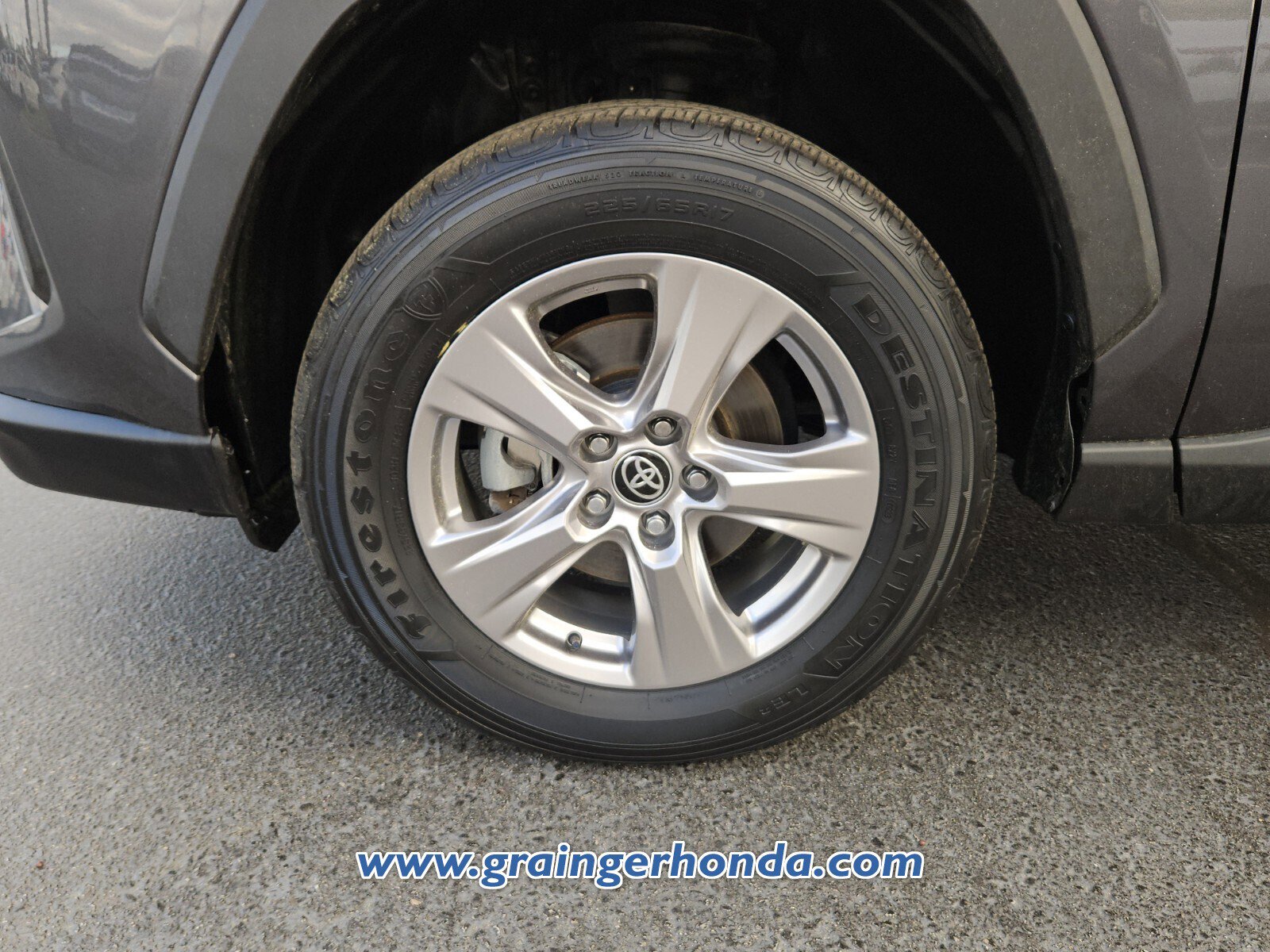 Used 2023 Toyota RAV4 XLE w/ Convenience Package image 9