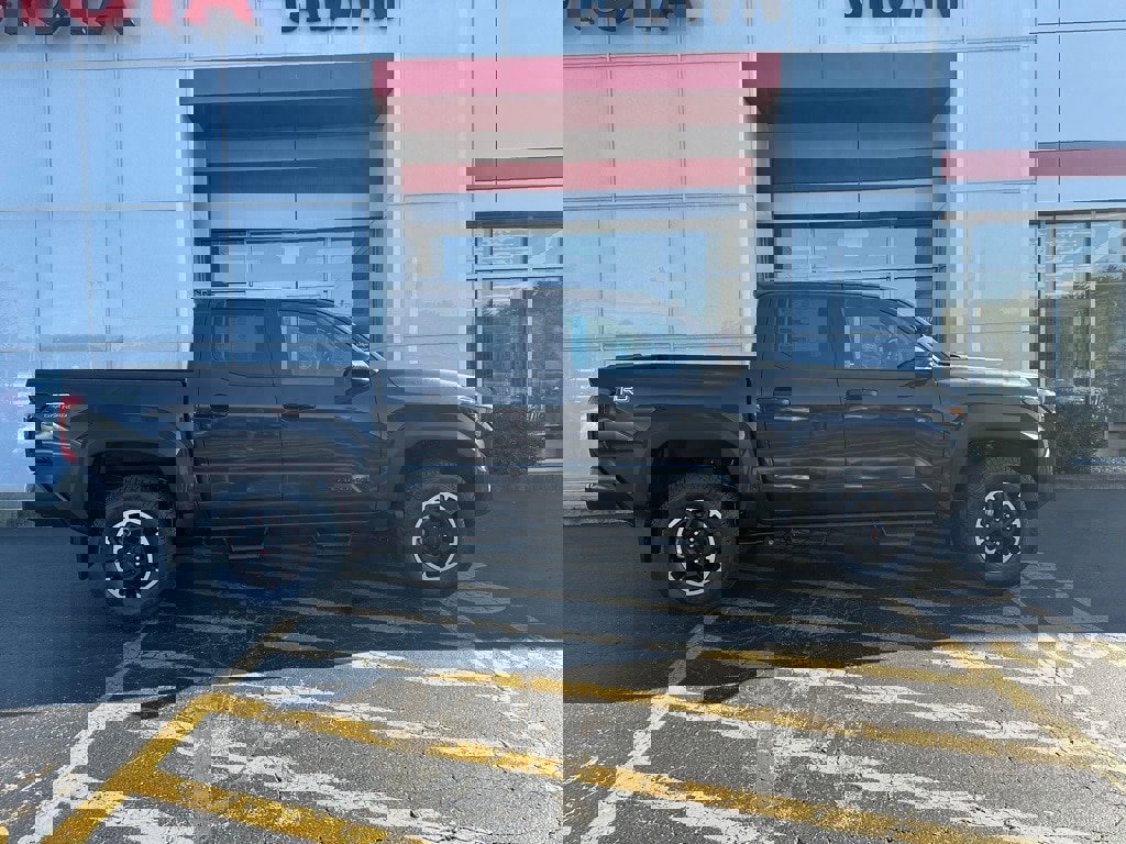 New 2025 Toyota Tacoma TRD Off-Road image 4