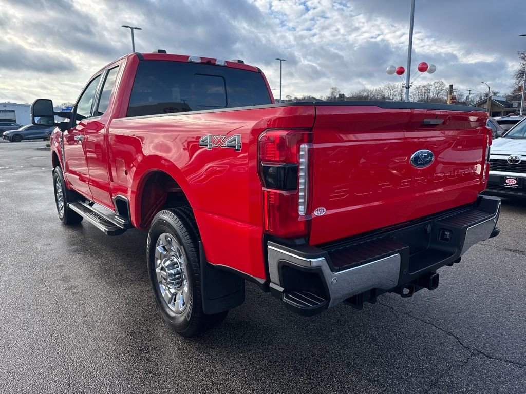 Used 2023 Ford F350 Lariat w/ Chrome Package image 5