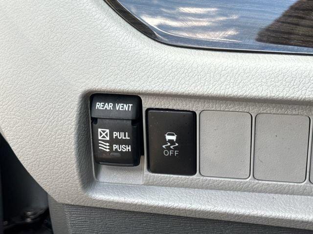 Used 2019 Toyota Sienna XLE FWD image 28