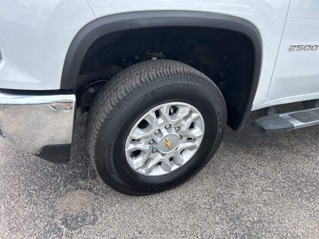 Used 2025 Chevrolet Silverado 2500 LT AWD/4WD image 10