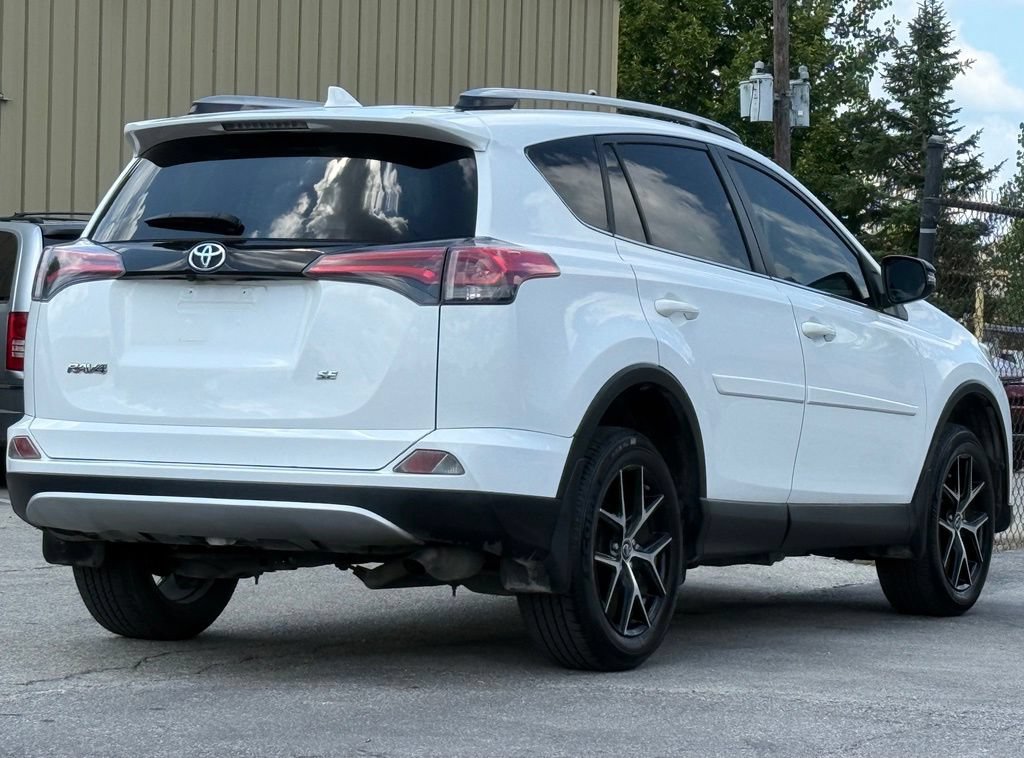 Used 2017 Toyota RAV4 SE FWD image 5