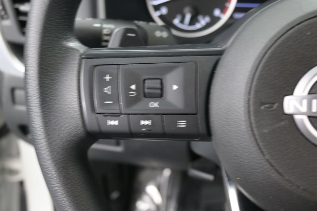 Used 2024 Nissan Rogue S FWD image 35
