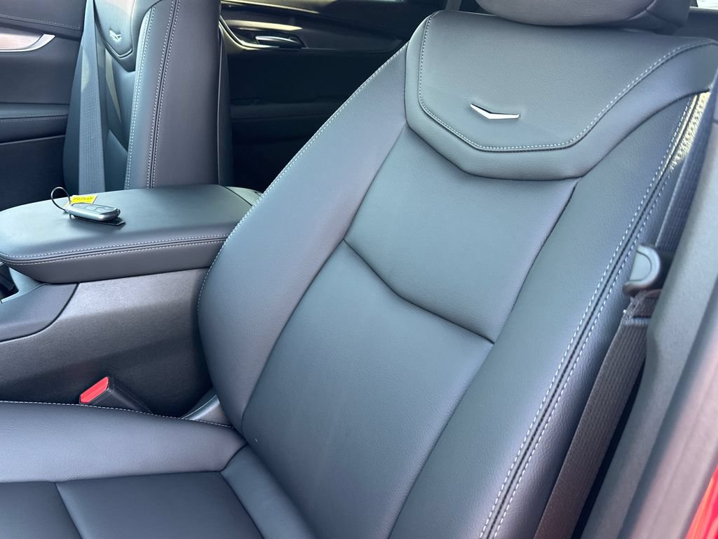 New 2026 Cadillac XT5 Luxury w/ LPO, Floor Liner Package AWD/4WD image 8