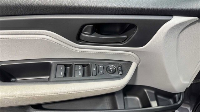 Used 2018 Honda Odyssey LX image 20