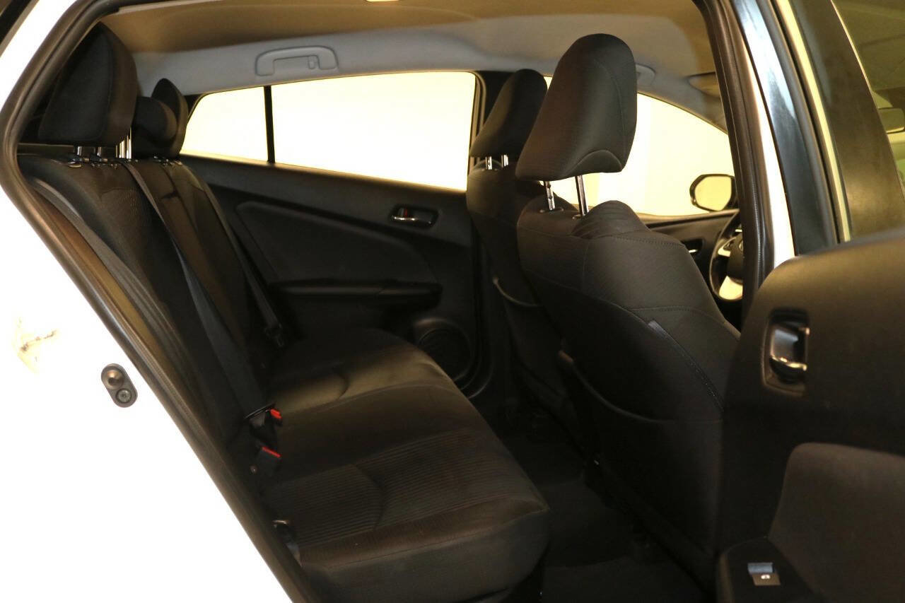 Used 2018 Toyota Prius Three image 18