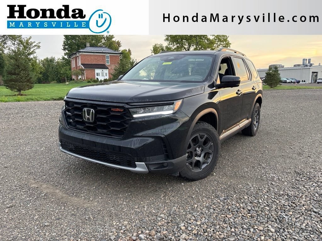 Used 2025 Honda Pilot TrailSport image 1