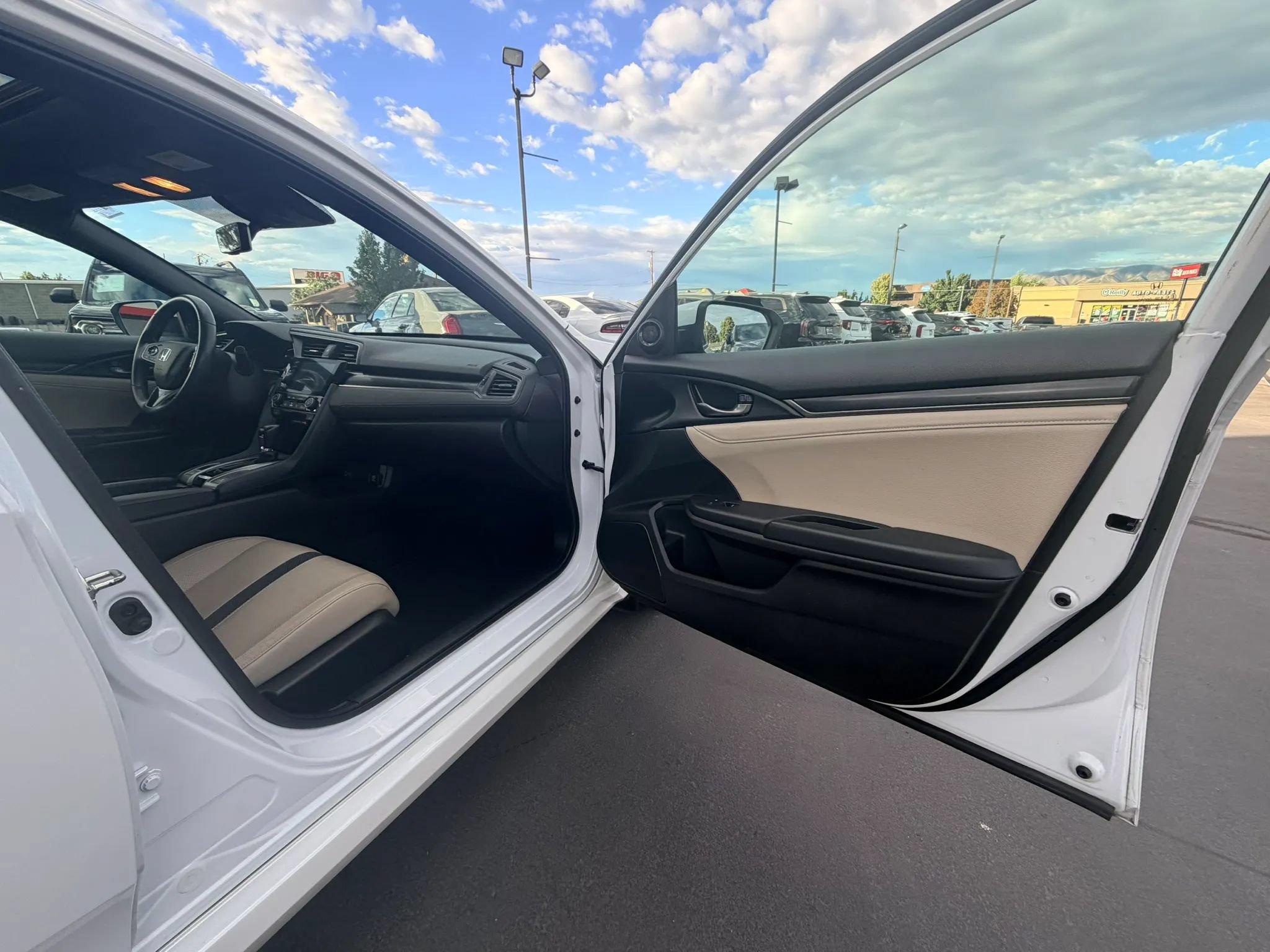 Used 2020 Honda Civic EX-L image 24