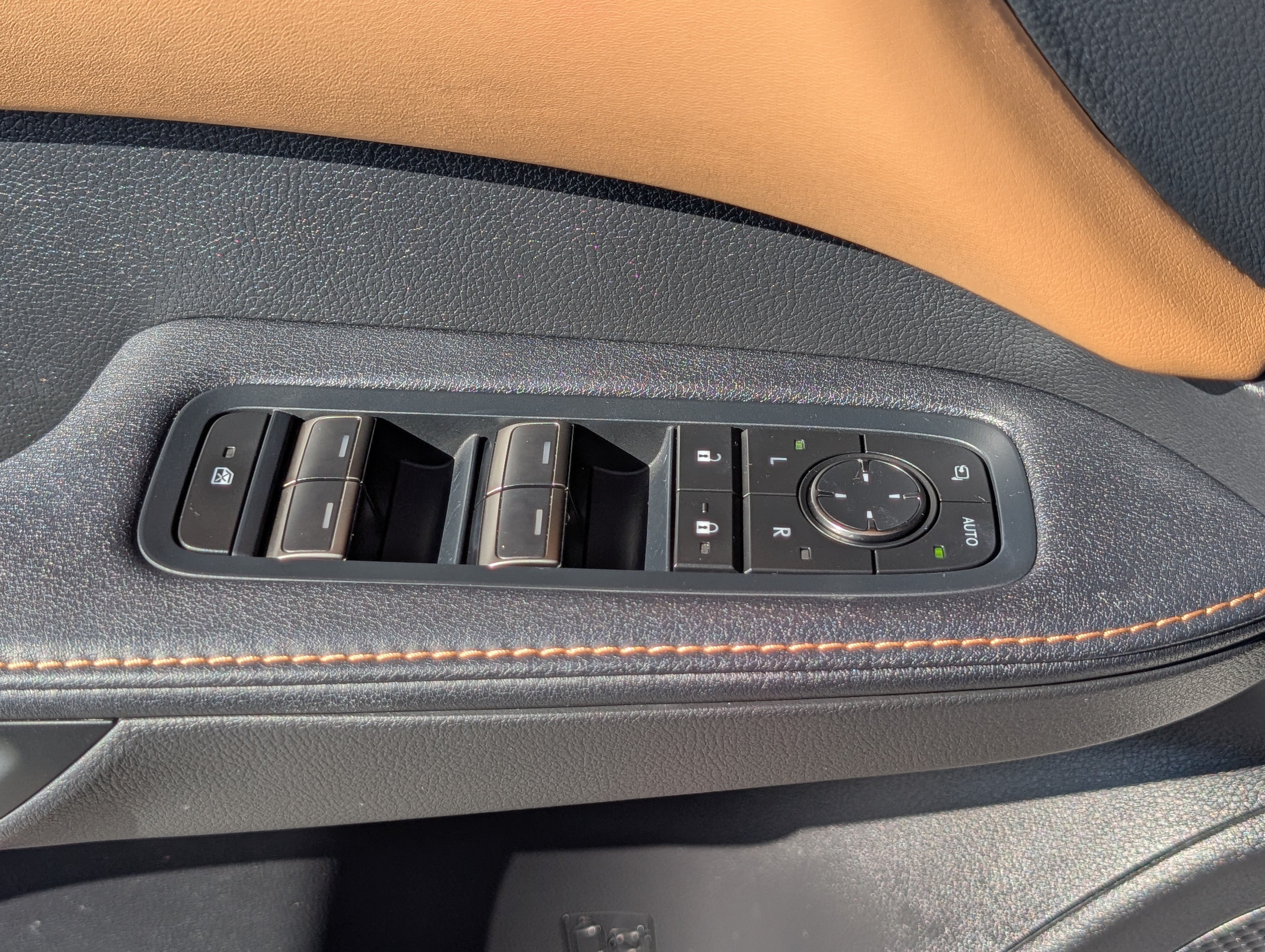 Used 2024 Lexus RX 350 Premium w/ Accessory Package (Z1) AWD/4WD image 21