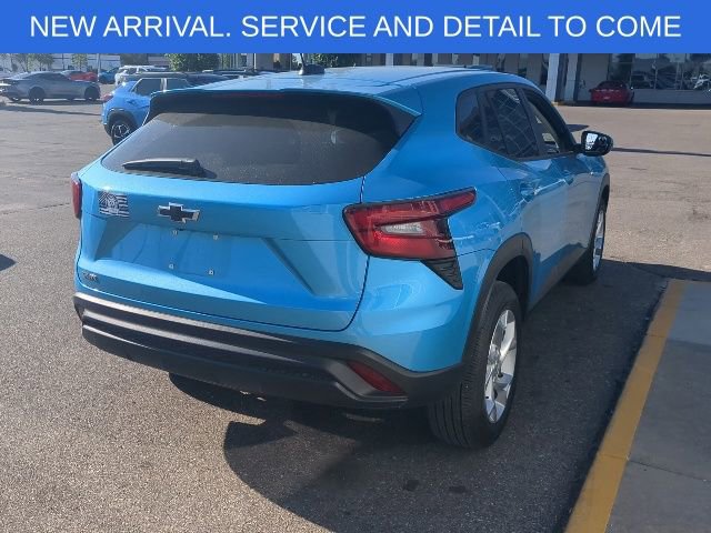 Used 2025 Chevrolet Trax LS w/ LS Convenience Package FWD image 7