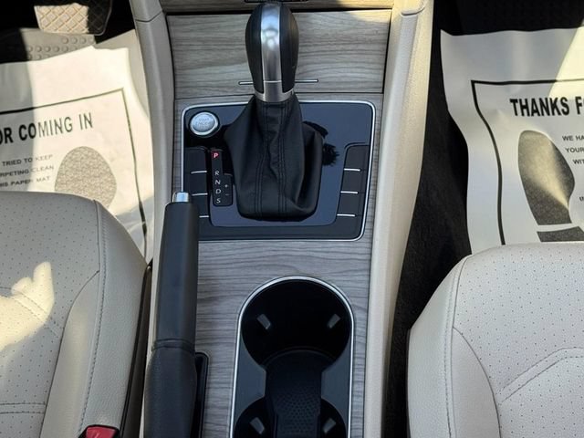 Used 2018 Volkswagen Passat 2.0T SE FWD image 14